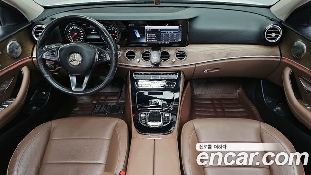 Mercedes-Benz E-Class E300 Exclusive