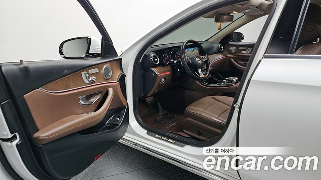 Mercedes-Benz E-Class E300 Exclusive