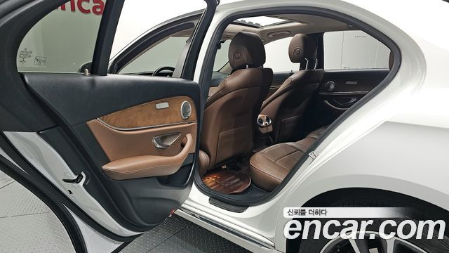 Mercedes-Benz E-Class E300 Exclusive