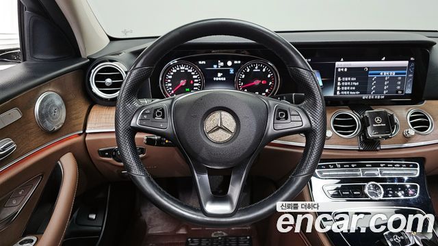 Mercedes-Benz E-Class E300 Exclusive