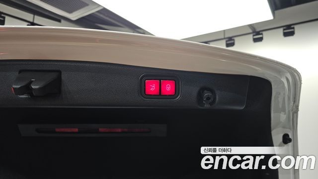 Mercedes-Benz E-Class E300 Exclusive