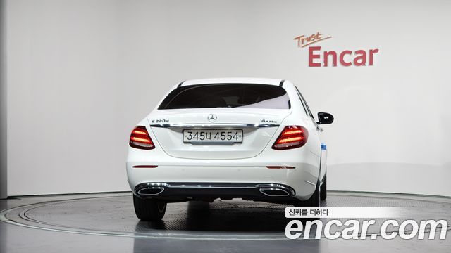 Mercedes-Benz E-Class E220d 4MATIC Exclusive