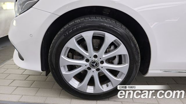 Mercedes-Benz E-Class E220d 4MATIC Exclusive