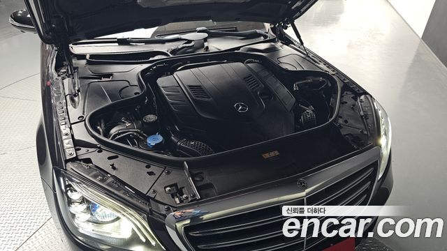 Mercedes-Benz S-Class S560L 4MATIC