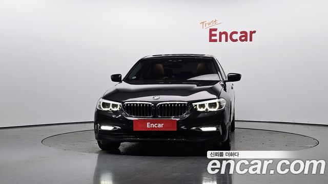 BMW 5-Series 520i Luxury