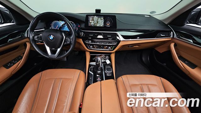 BMW 5-Series 520i Luxury