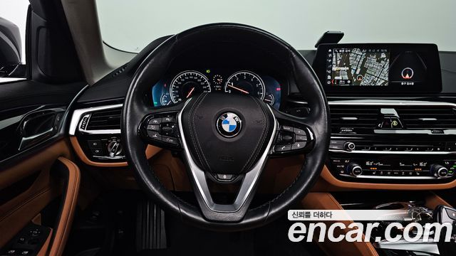 BMW 5-Series 520i Luxury