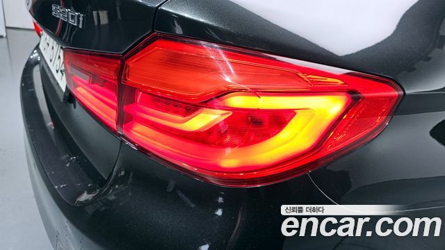 BMW 5-Series 520i Luxury