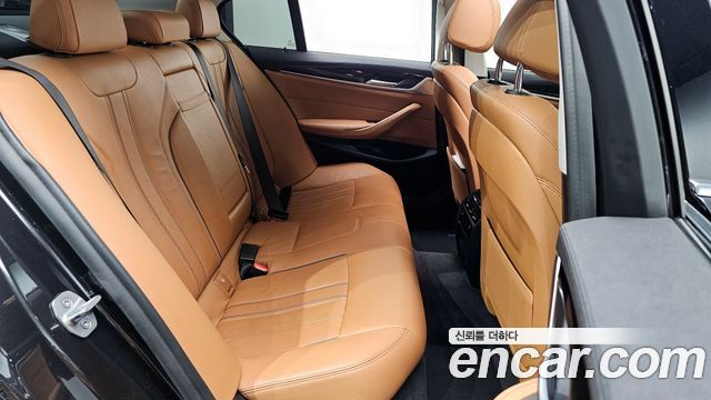 BMW 5-Series 520i Luxury