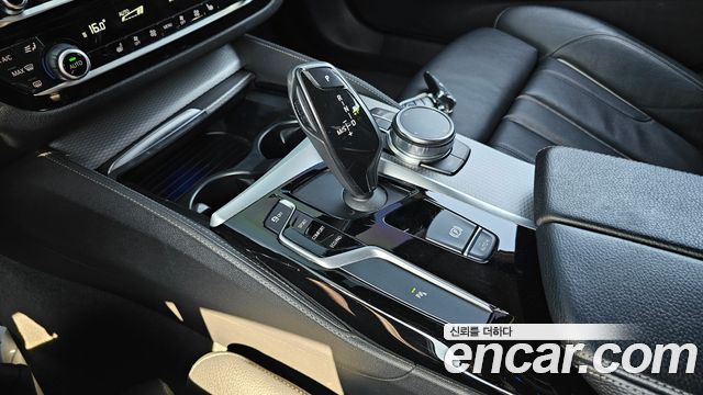 BMW 5-Series 530i xDrive M Sport Package