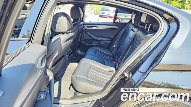 BMW 5-Series 530i xDrive M Sport Package