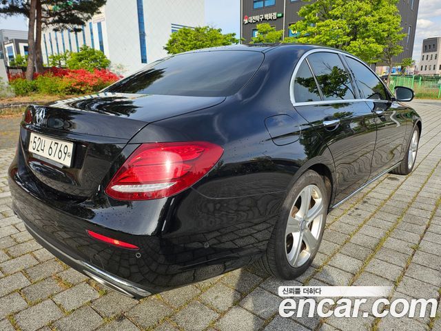 Mercedes-Benz E-Class E200 Avantgarde
