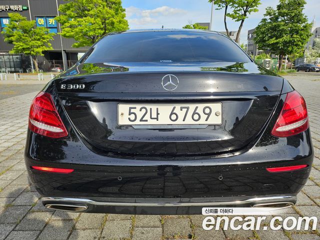 Mercedes-Benz E-Class E200 Avantgarde