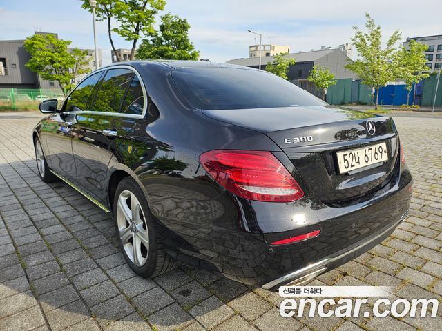 Mercedes-Benz E-Class E200 Avantgarde