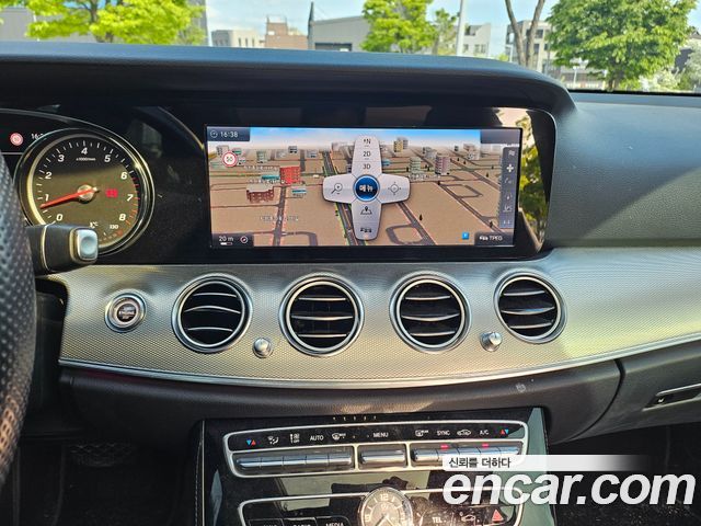 Mercedes-Benz E-Class E200 Avantgarde