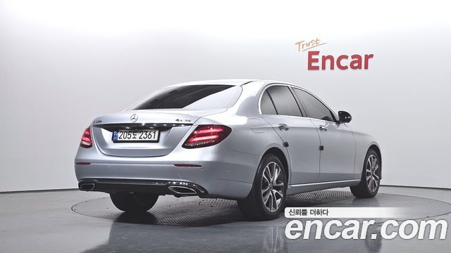 Mercedes-Benz E-Class E300 4MATIC Avnatgarde