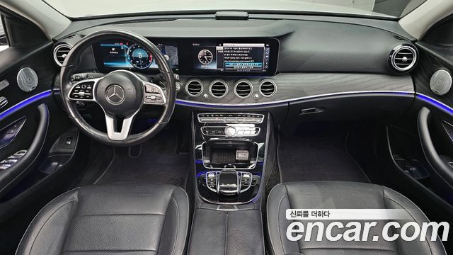 Mercedes-Benz E-Class E300 4MATIC Avnatgarde