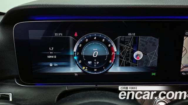 Mercedes-Benz E-Class E300 4MATIC Avnatgarde