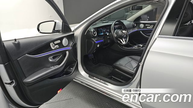 Mercedes-Benz E-Class E300 4MATIC Avnatgarde