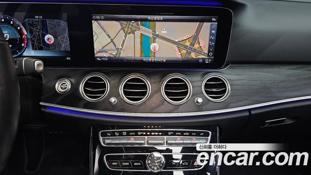 Mercedes-Benz E-Class E300 4MATIC Avnatgarde
