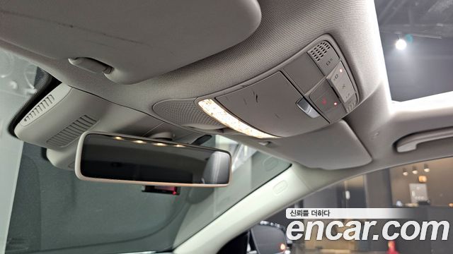 Mercedes-Benz E-Class E300 4MATIC Avnatgarde