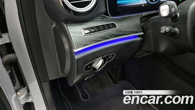Mercedes-Benz E-Class E300 4MATIC Avnatgarde