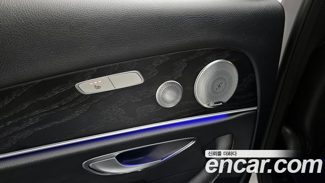 Mercedes-Benz E-Class E300 4MATIC Avnatgarde