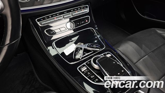 Mercedes-Benz E-Class E300 4MATIC Avnatgarde