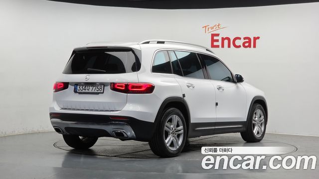 Mercedes-Benz GLB-Class GLB220