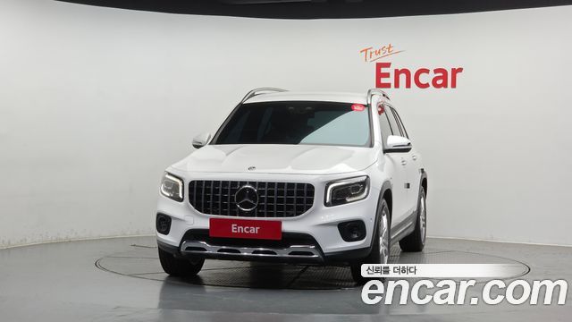 Mercedes-Benz GLB-Class GLB220