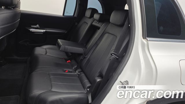 Mercedes-Benz GLB-Class GLB220