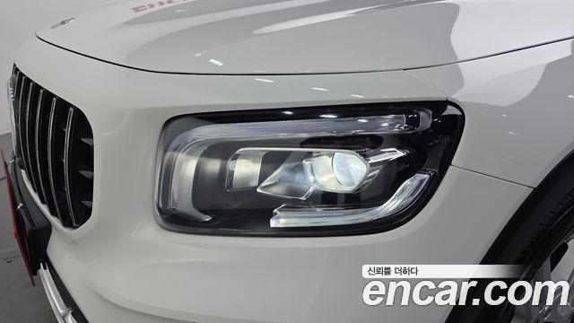 Mercedes-Benz GLB-Class GLB220