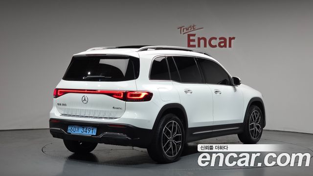 Mercedes-Benz EQB EQB300 4MATIC AMG Line