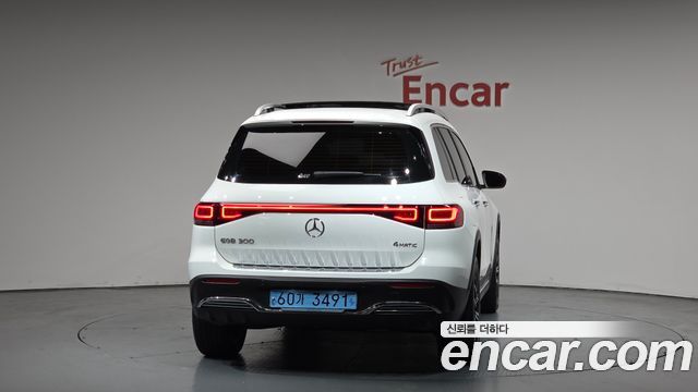 Mercedes-Benz EQB EQB300 4MATIC AMG Line