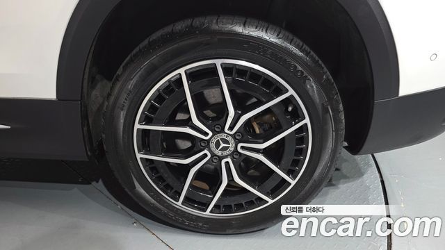 Mercedes-Benz EQB EQB300 4MATIC AMG Line