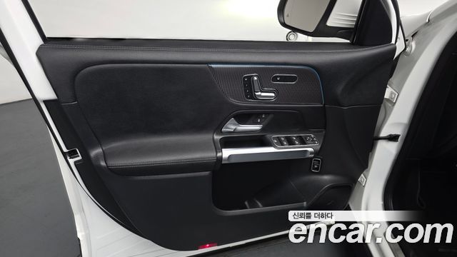 Mercedes-Benz EQB EQB300 4MATIC AMG Line
