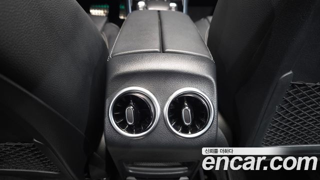 Mercedes-Benz EQB EQB300 4MATIC AMG Line