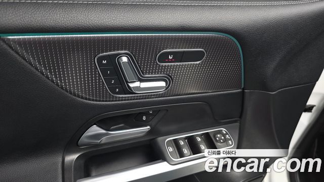 Mercedes-Benz EQB EQB300 4MATIC AMG Line