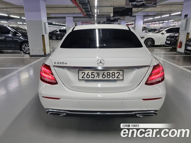 Mercedes-Benz E-Class E220d Avantgarde