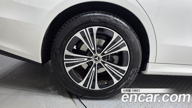 Mercedes-Benz E-Class E200 Avantgarde