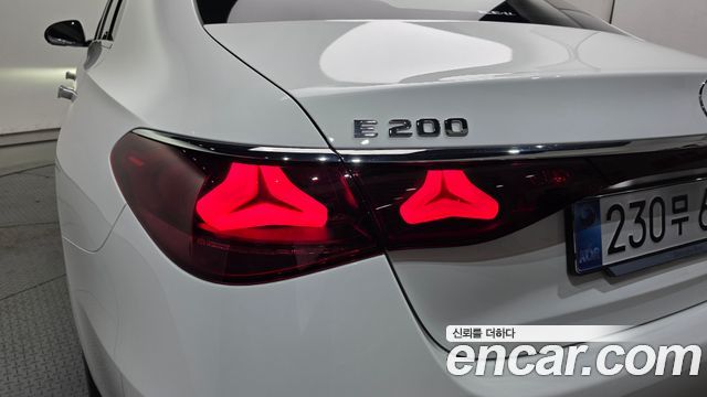 Mercedes-Benz E-Class E200 Avantgarde
