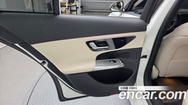 Mercedes-Benz E-Class E200 Avantgarde
