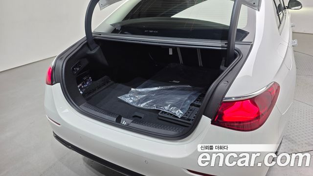 Mercedes-Benz E-Class E200 Avantgarde