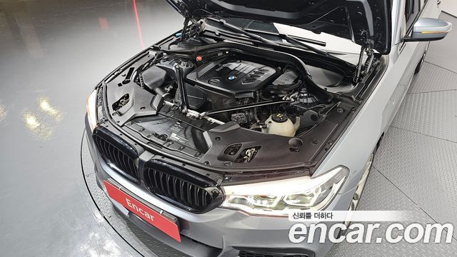 BMW 5-Series 520d M Sport package