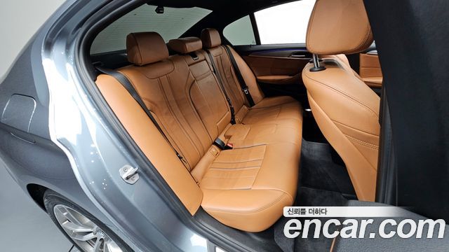 BMW 5-Series 520d M Sport package