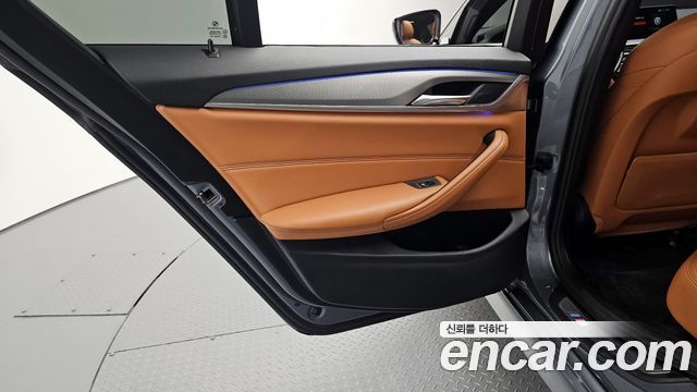 BMW 5-Series 520d M Sport package
