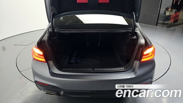 BMW 5-Series 520d M Sport package