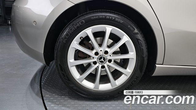Mercedes-Benz A-Class A220 Hatchback