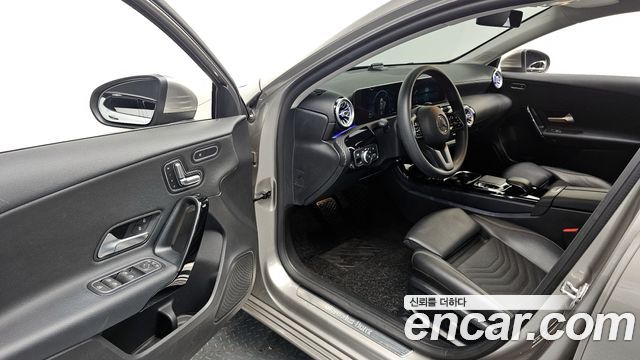 Mercedes-Benz A-Class A220 Hatchback