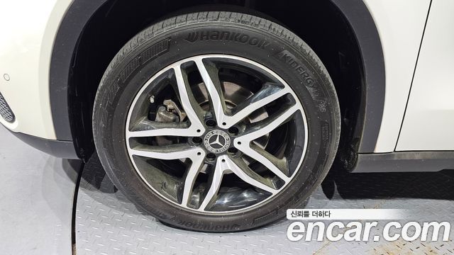 Mercedes-Benz GLA-Class GLA220 Premium